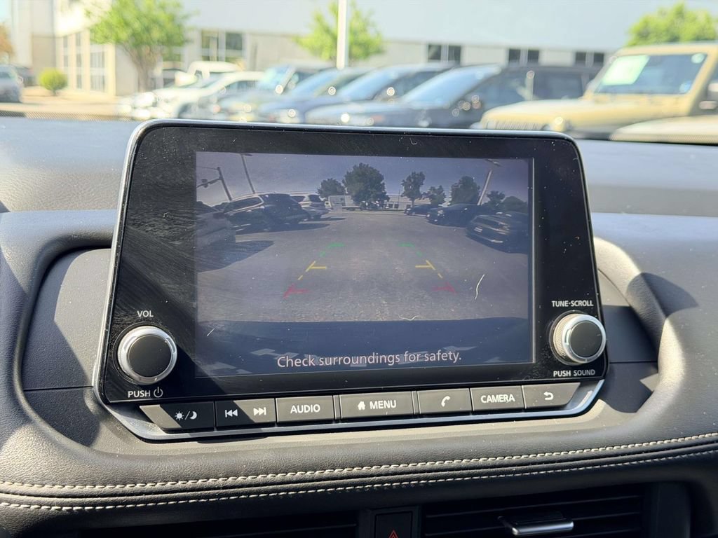 Used 2024 Nissan Rogue SV FWD image 18