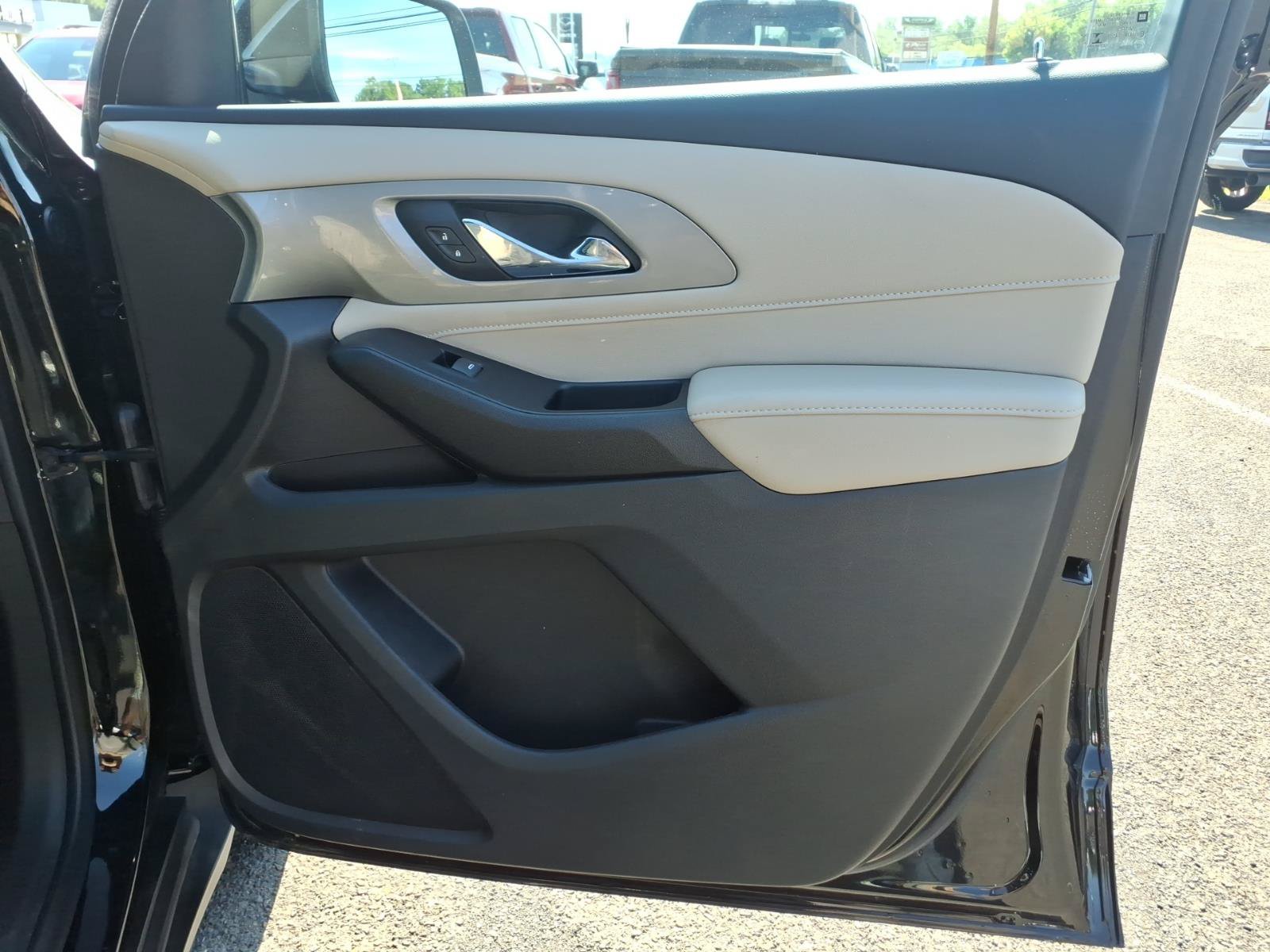 Used 2023 Chevrolet Traverse LS AWD/4WD image 29