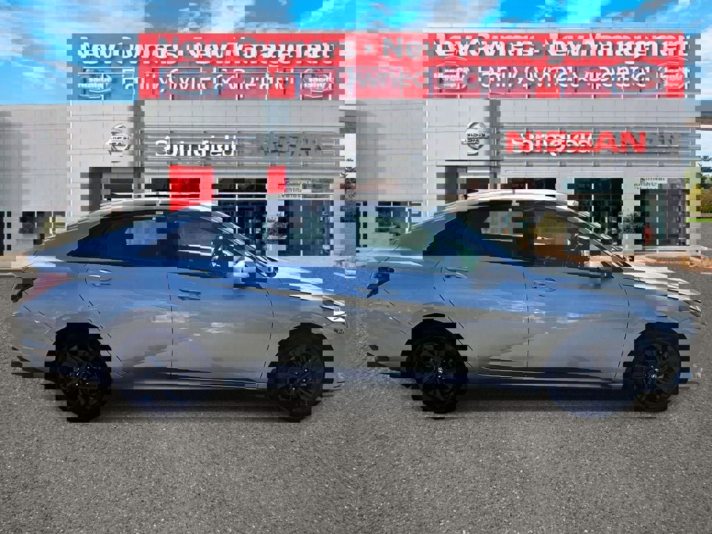 Used 2022 Hyundai Elantra SEL FWD image 4