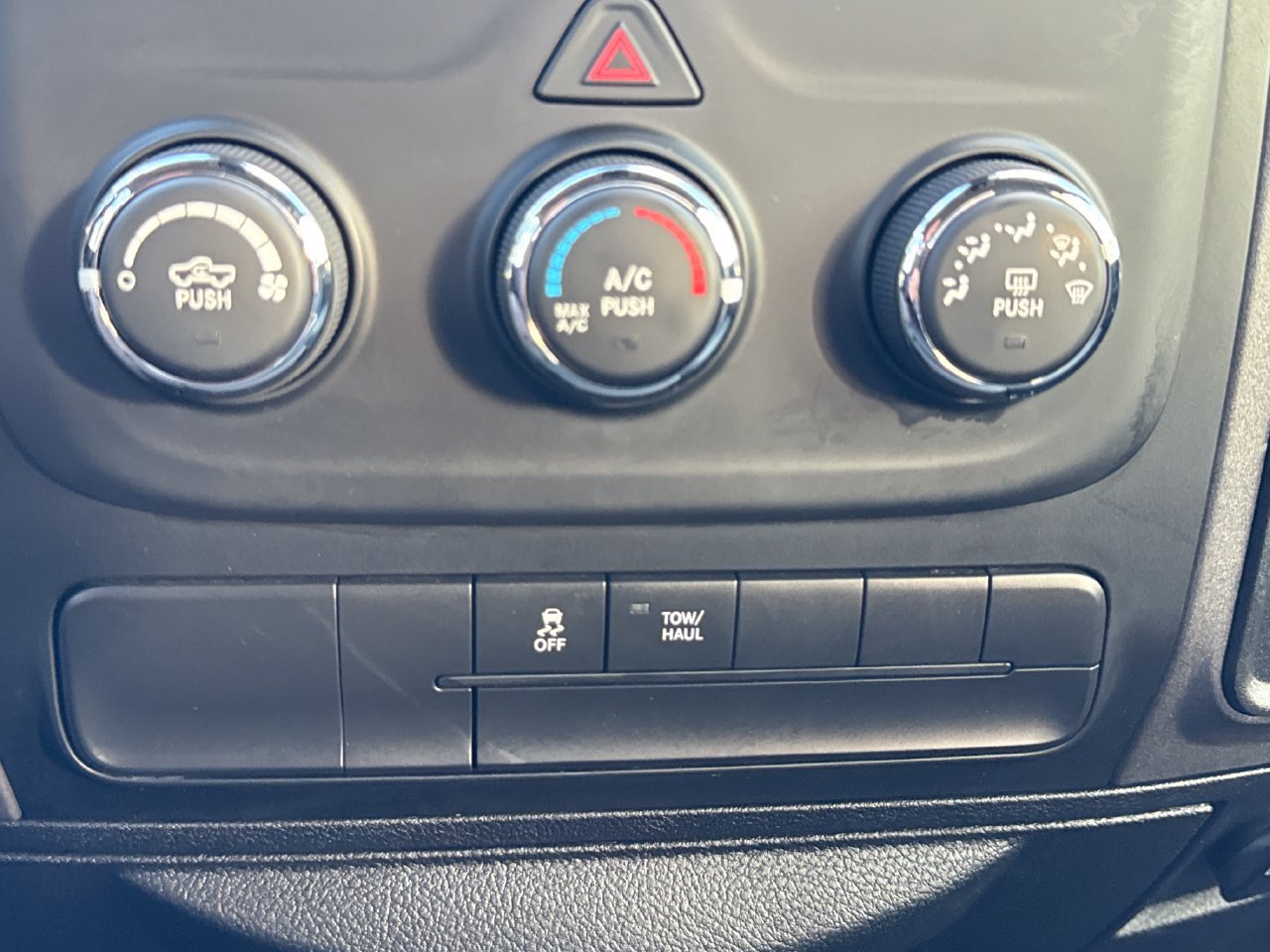 Used 2018 RAM 1500 Express w/ Express Value Package AWD/4WD image 19