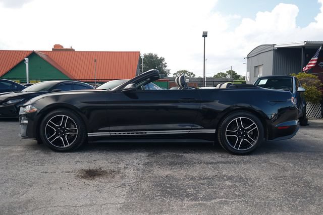 Used 2018 Ford Mustang Premium RWD image 4