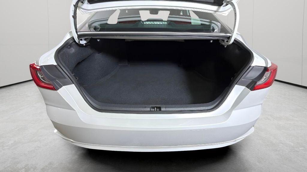 Used 2025 Toyota Camry XSE FWD image 28