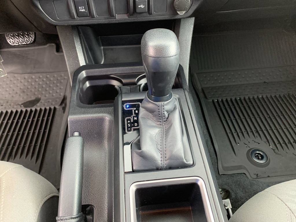 Used 2023 Toyota Tacoma SR AWD/4WD image 25
