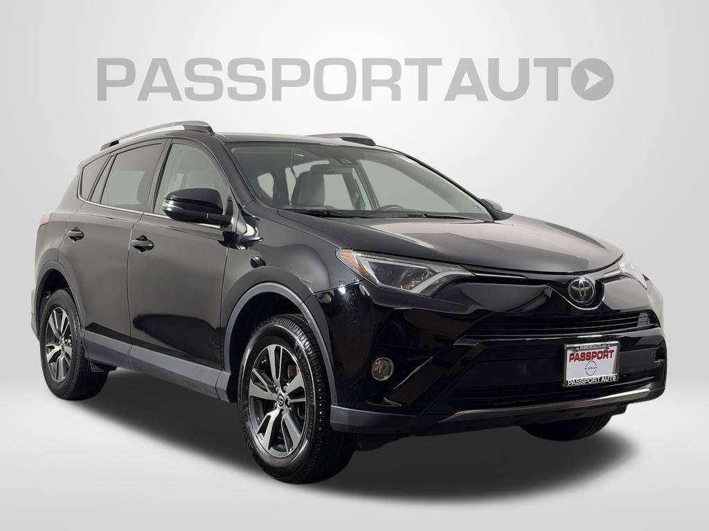 Used 2018 Toyota RAV4 XLE w/ Plus Extra Value Package AWD/4WD image 4