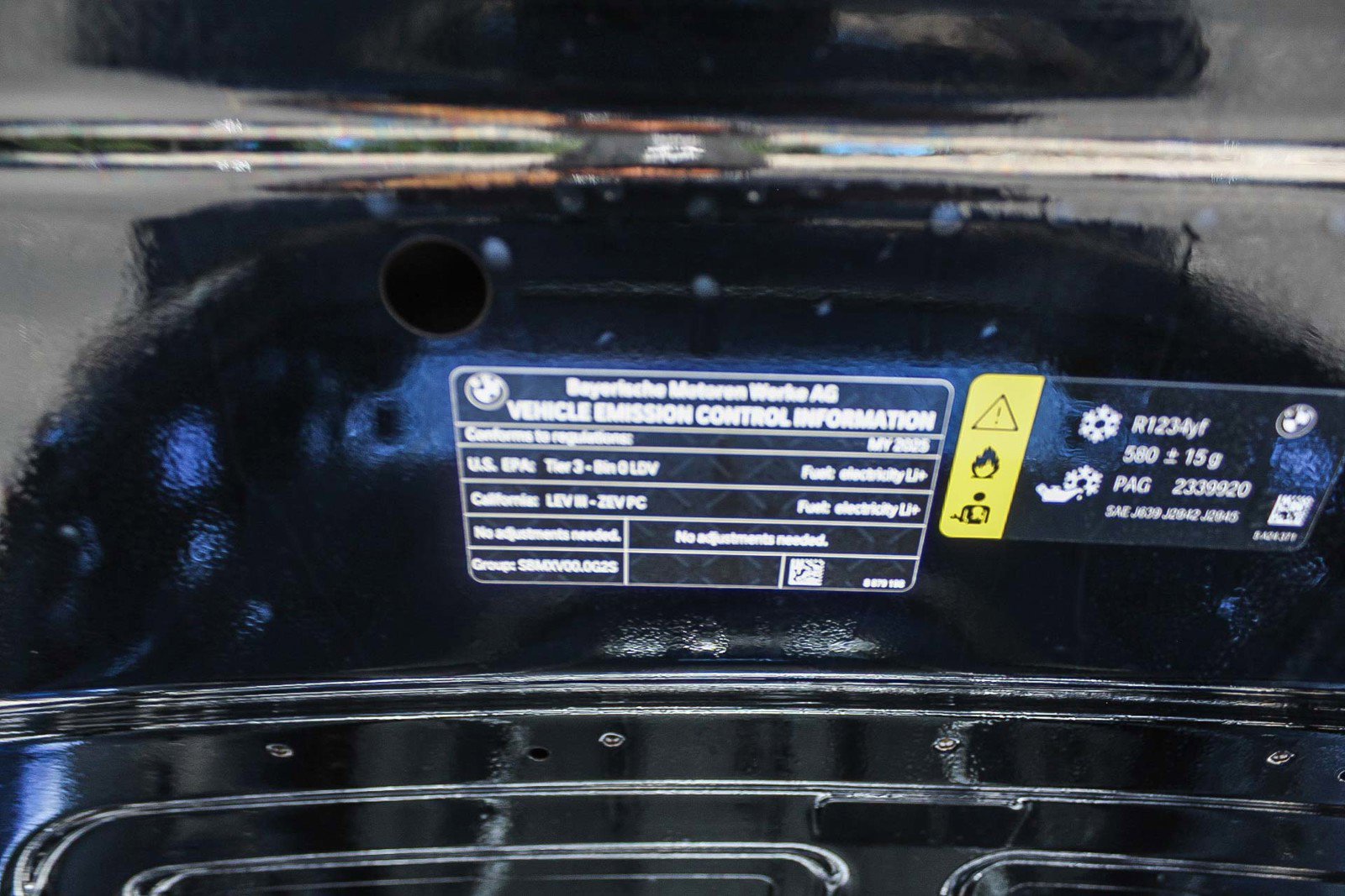 Certified 2025 BMW i4 eDrive40 w/ M Sport Package image 28