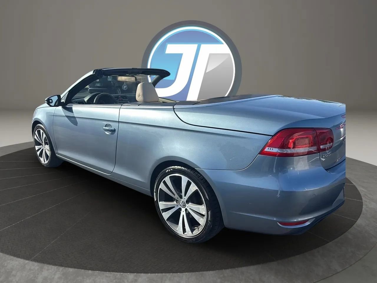 Used 2013 Volkswagen Eos Executive FWD image 28