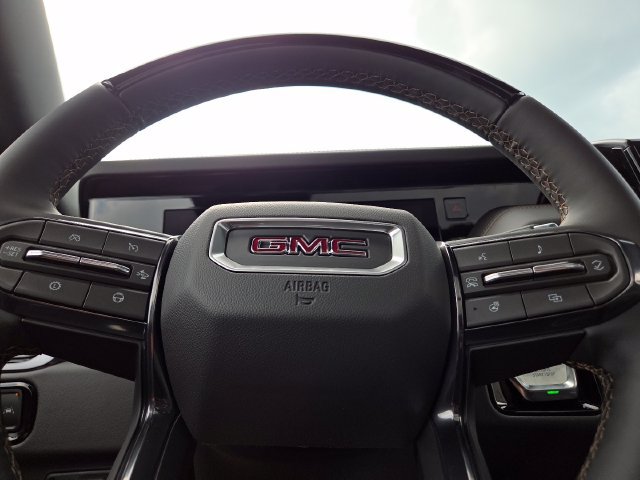 New 2026 GMC Yukon XL AT4 w/ AT4 Premium Plus Package AWD/4WD image 32