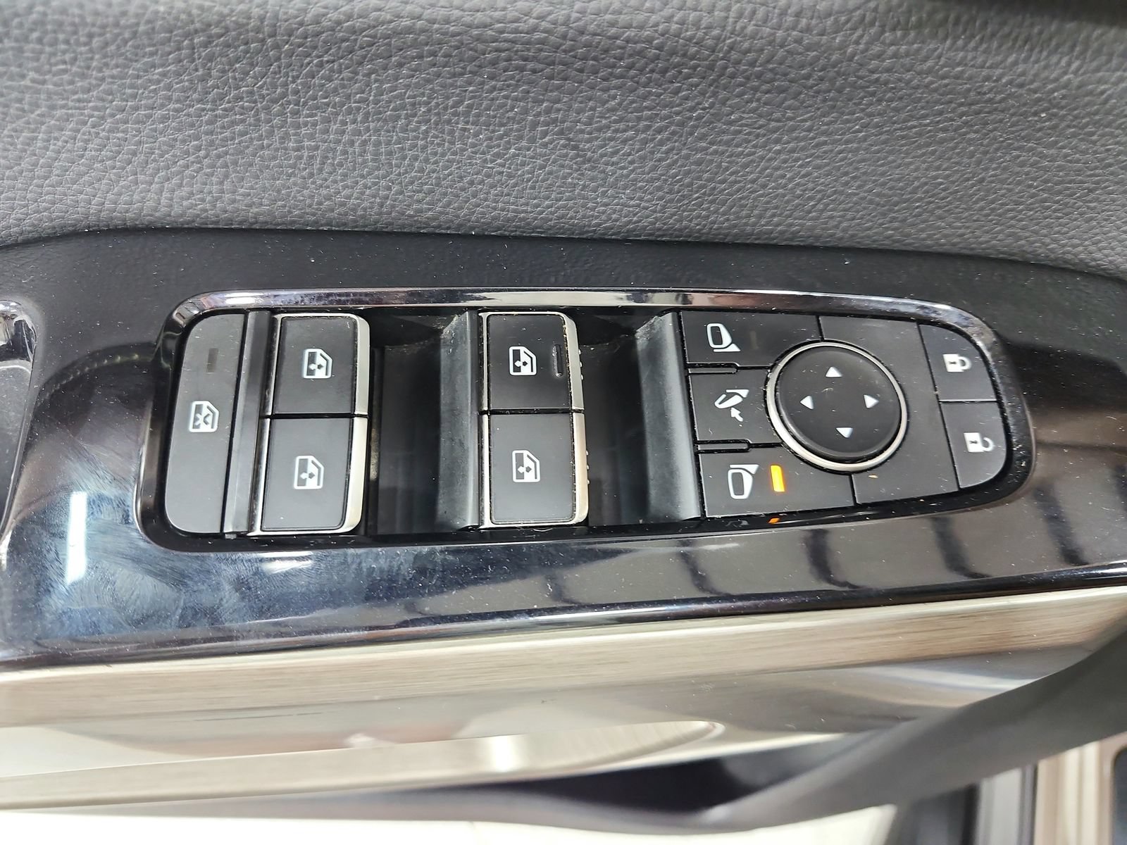 Used 2023 Nissan Pathfinder Platinum w/ Cargo Package AWD/4WD image 34