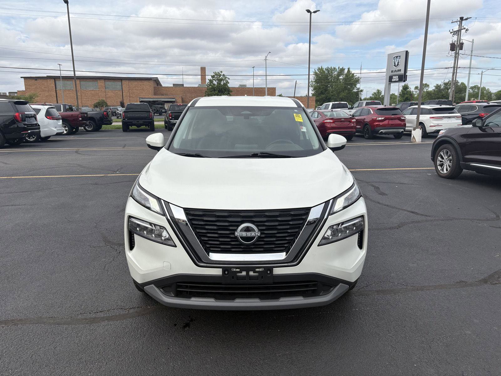 Used 2022 Nissan Rogue SV AWD/4WD image 18