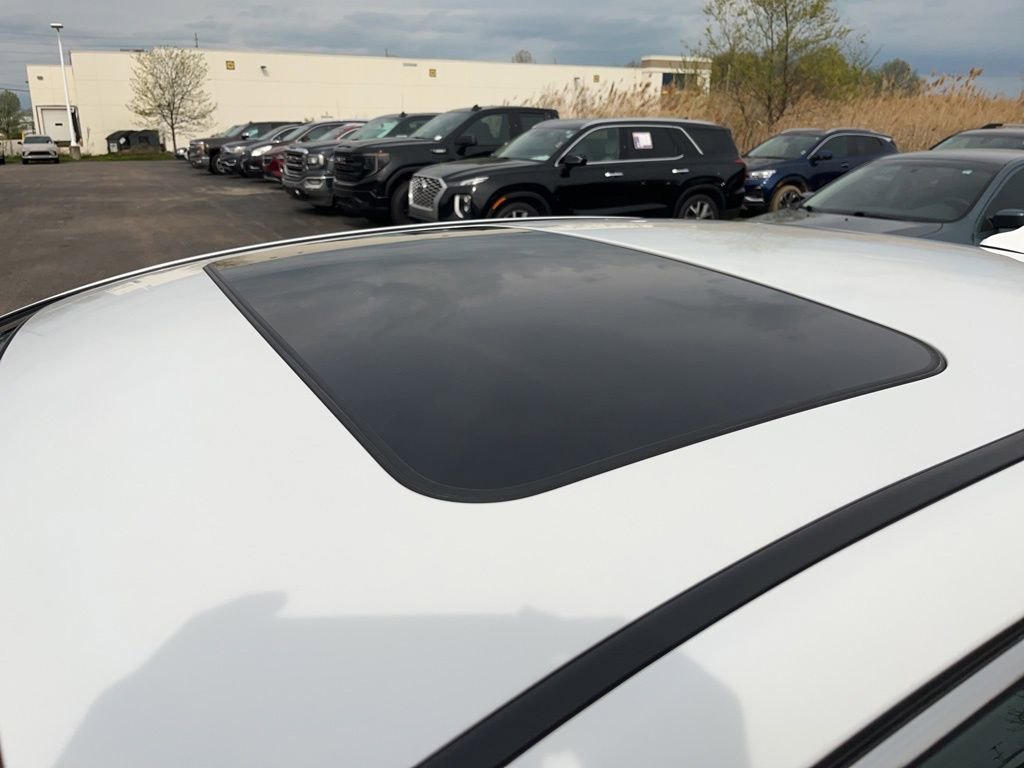 Used 2018 Hyundai Sonata Limited w/ Limited Ultimate Package 03 FWD image 9