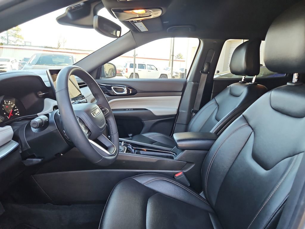 Used 2024 Jeep Compass Limited image 20