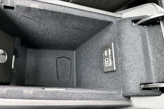 Used 2022 Cadillac XT6 Premium Luxury w/ Technology Package FWD image 33