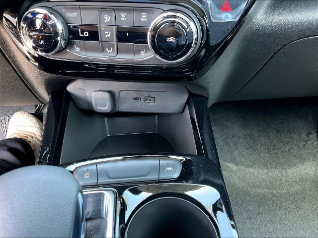 New 2026 Chevrolet Trax LT w/ Driver Confidence Package FWD image 8