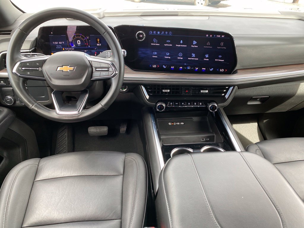 Used 2025 Chevrolet Tahoe LT RWD image 4