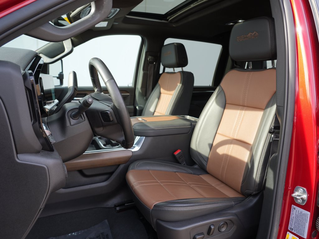 Used 2025 Chevrolet Silverado 3500 High Country w/ High Country Premium Package AWD/4WD image 13