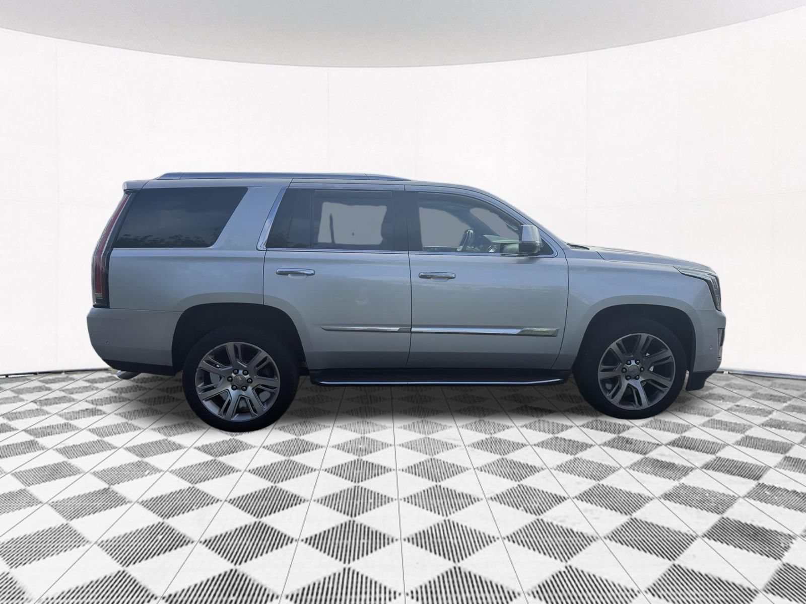 Used 2017 Cadillac Escalade Luxury AWD/4WD image 7