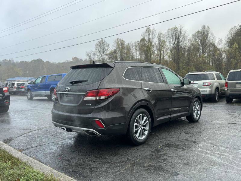 Used 2017 Hyundai Santa Fe SE AWD/4WD image 5