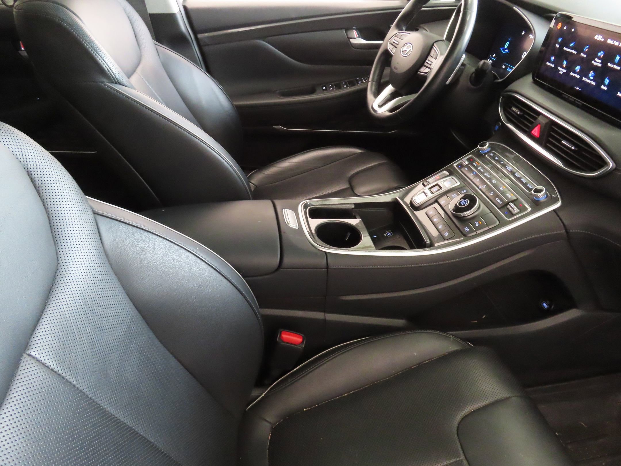 Used 2022 Hyundai Santa Fe Limited FWD image 28