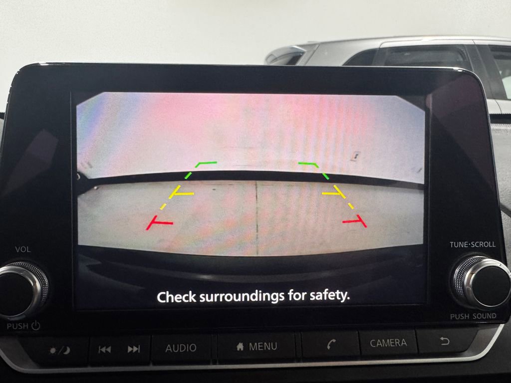 Used 2025 Nissan Altima 2.5 SV image 9