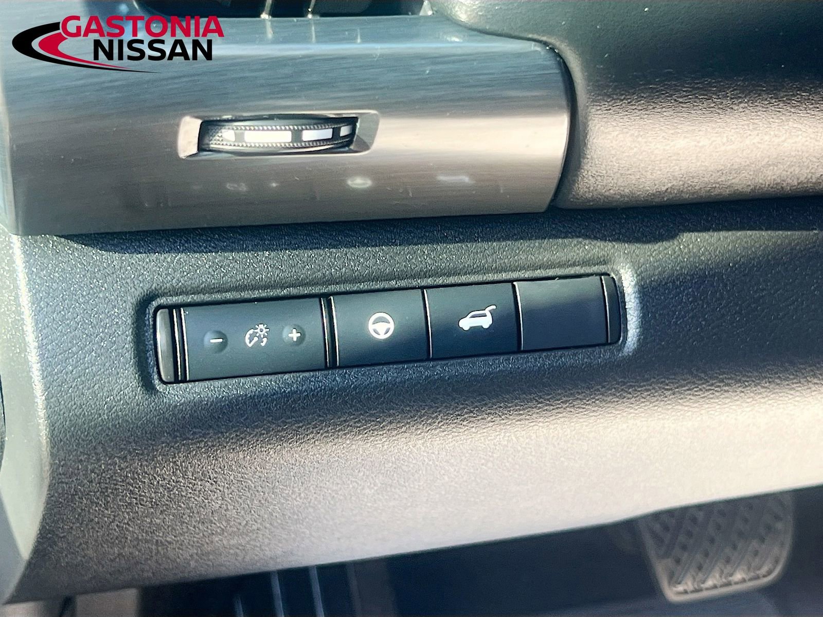 Used 2024 Nissan Pathfinder SL w/ Cargo Package image 13