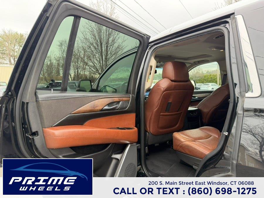 Used 2016 Cadillac Escalade Luxury image 11