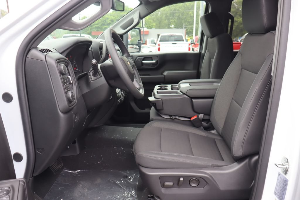 New 2026 Chevrolet Silverado 2500 Custom w/ Custom Value Package AWD/4WD image 6
