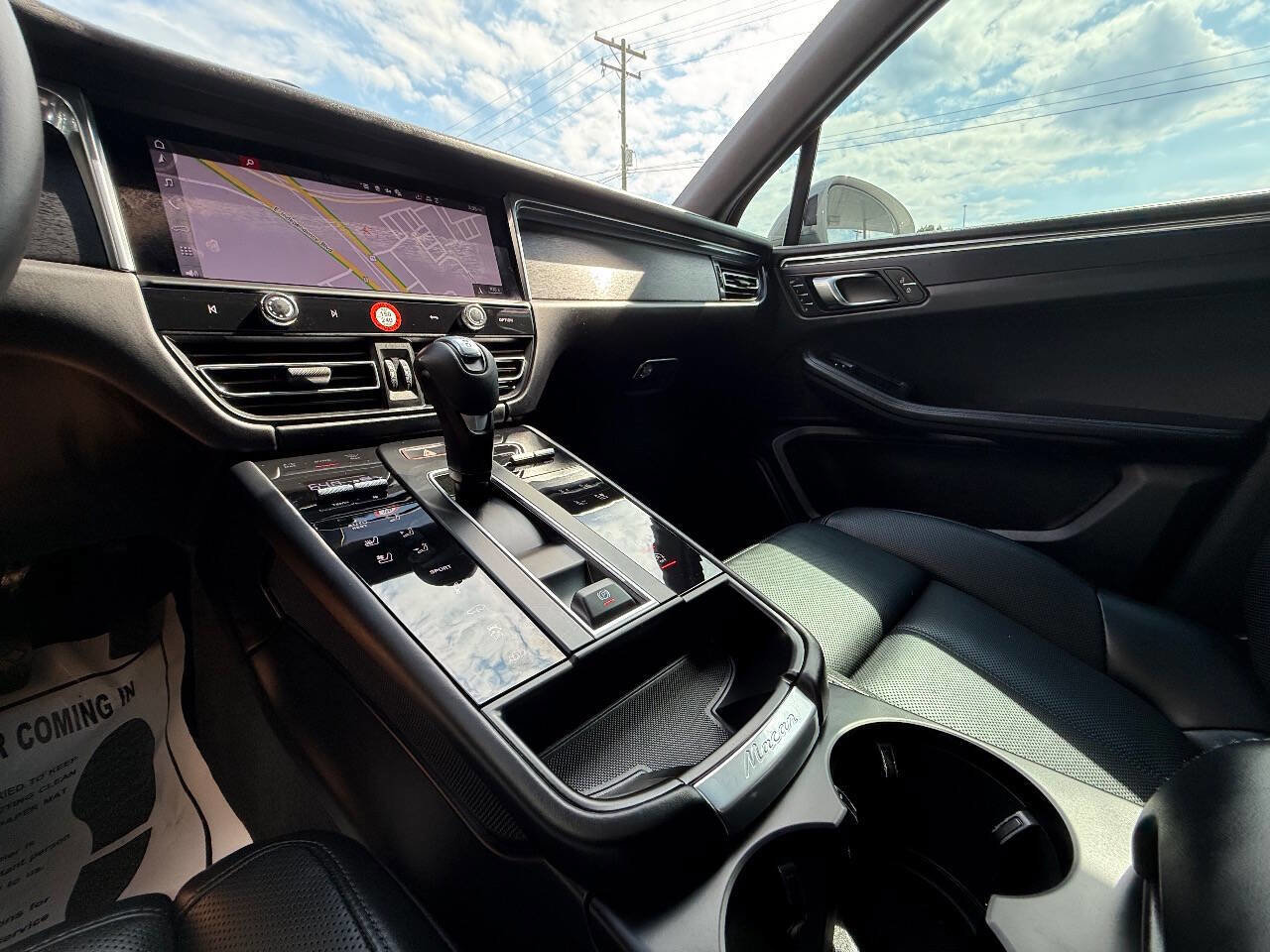 Used 2025 Porsche Macan GTS image 29