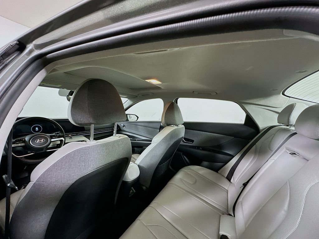 Used 2024 Hyundai Elantra Limited FWD image 13