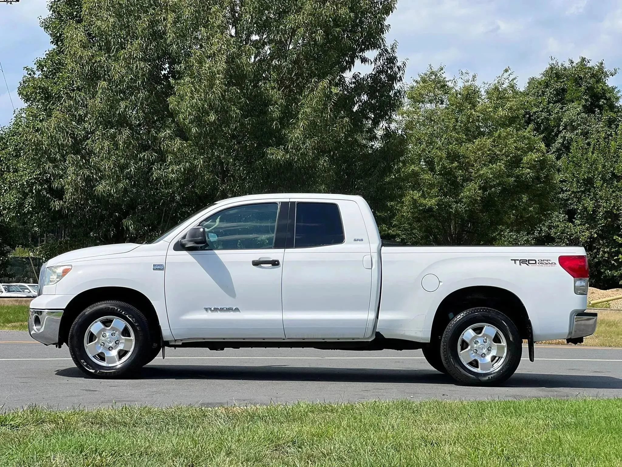 Used 2008 Toyota Tundra SR5 w/ TRD Off-Road Pkg AWD/4WD image 2