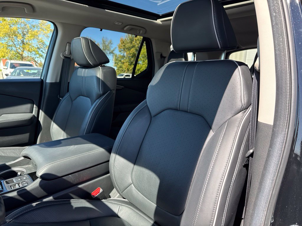 Used 2025 Honda Pilot Elite image 32