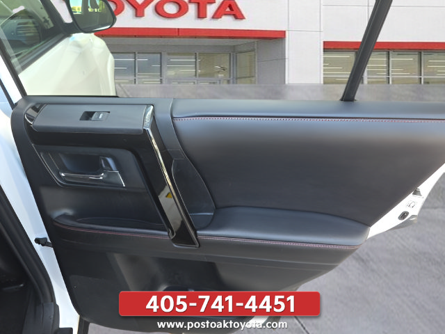 Used 2017 Toyota 4Runner TRD Off-Road Premium AWD/4WD image 31