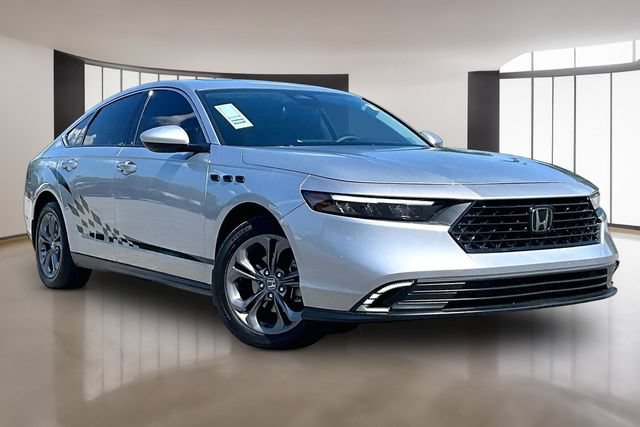 Used 2024 Honda Accord EX image 3