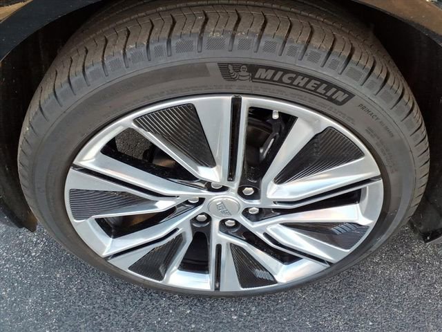 Certified 2025 Cadillac Lyriq Luxury w/ LPO, Floor Liner Package AWD/4WD image 12