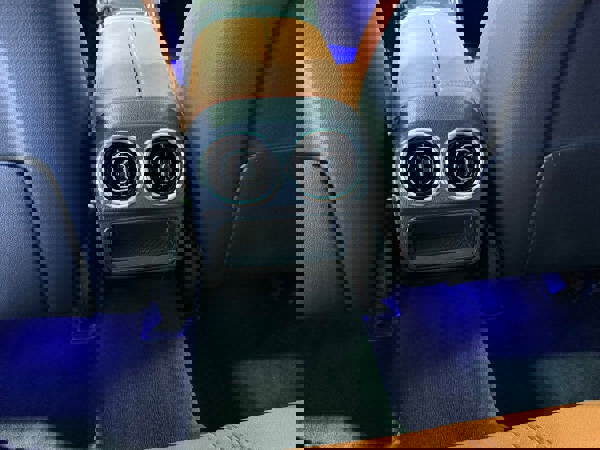 Used 2023 Mercedes-Benz C 300 4MATIC Sedan w/ Exclusive Trim Package image 43