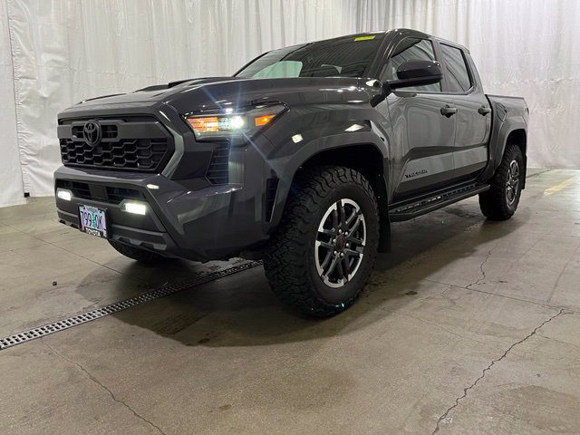 Used 2025 Toyota Tacoma TRD Sport AWD/4WD image 25