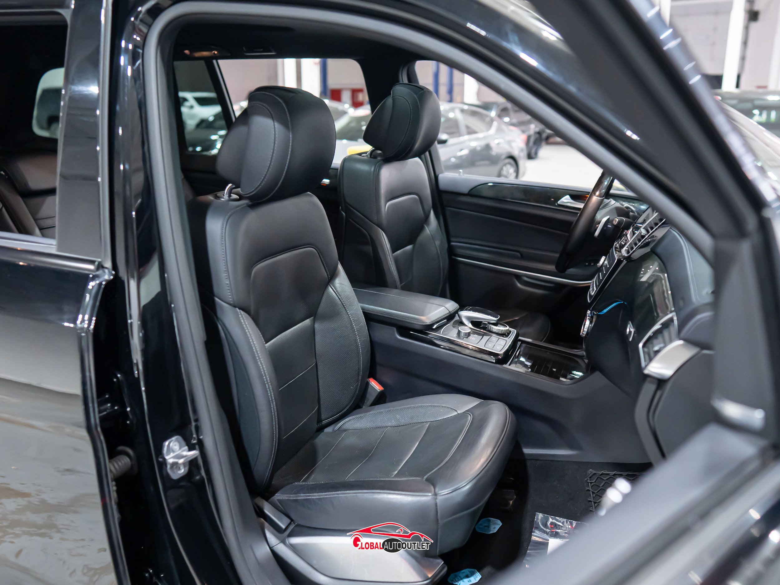 Used 2018 Mercedes-Benz GLS 550 4MATIC w/ Driver Assistance Package image 17