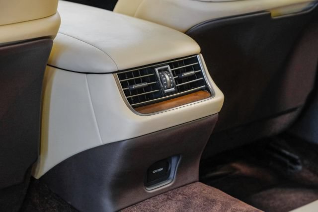 Used 2018 Lexus LS 500 w/ Accessory Package (Z1) RWD image 53