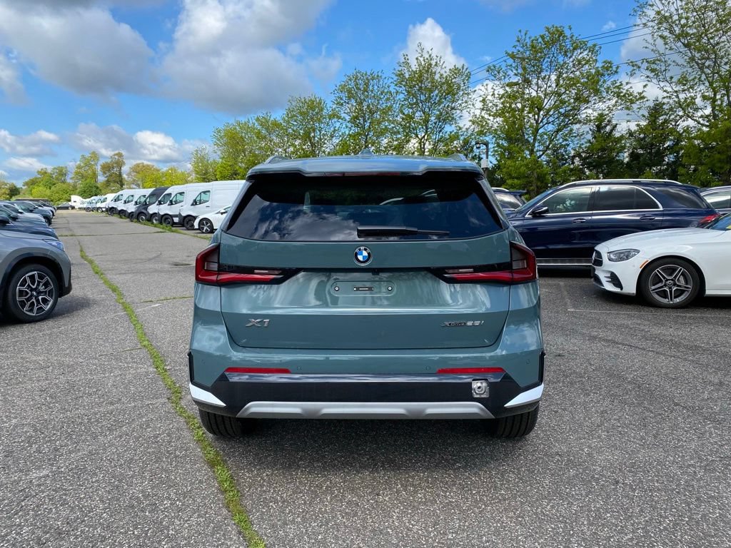New 2026 BMW X1 xDrive28i AWD/4WD image 3