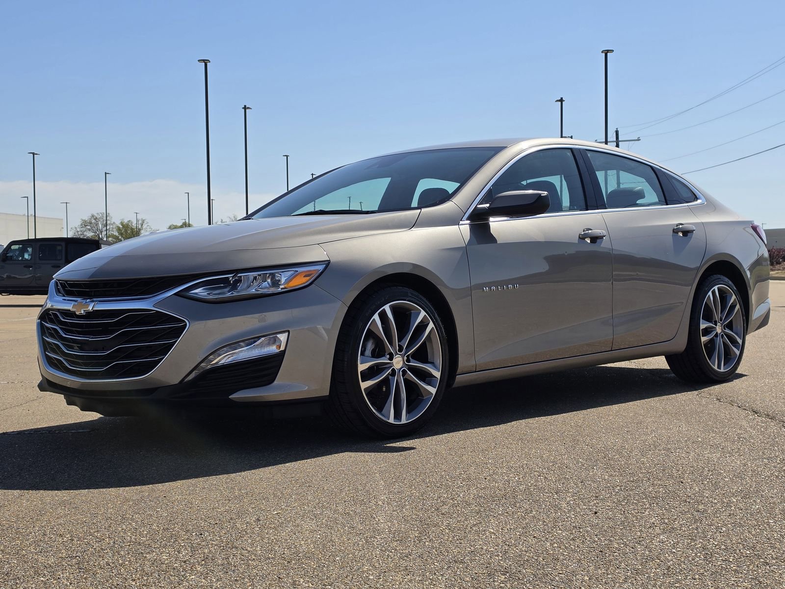 Used 2024 Chevrolet Malibu LT FWD image 1