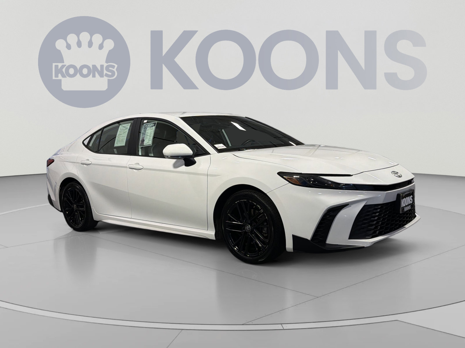 Used 2025 Toyota Camry SE FWD image 10