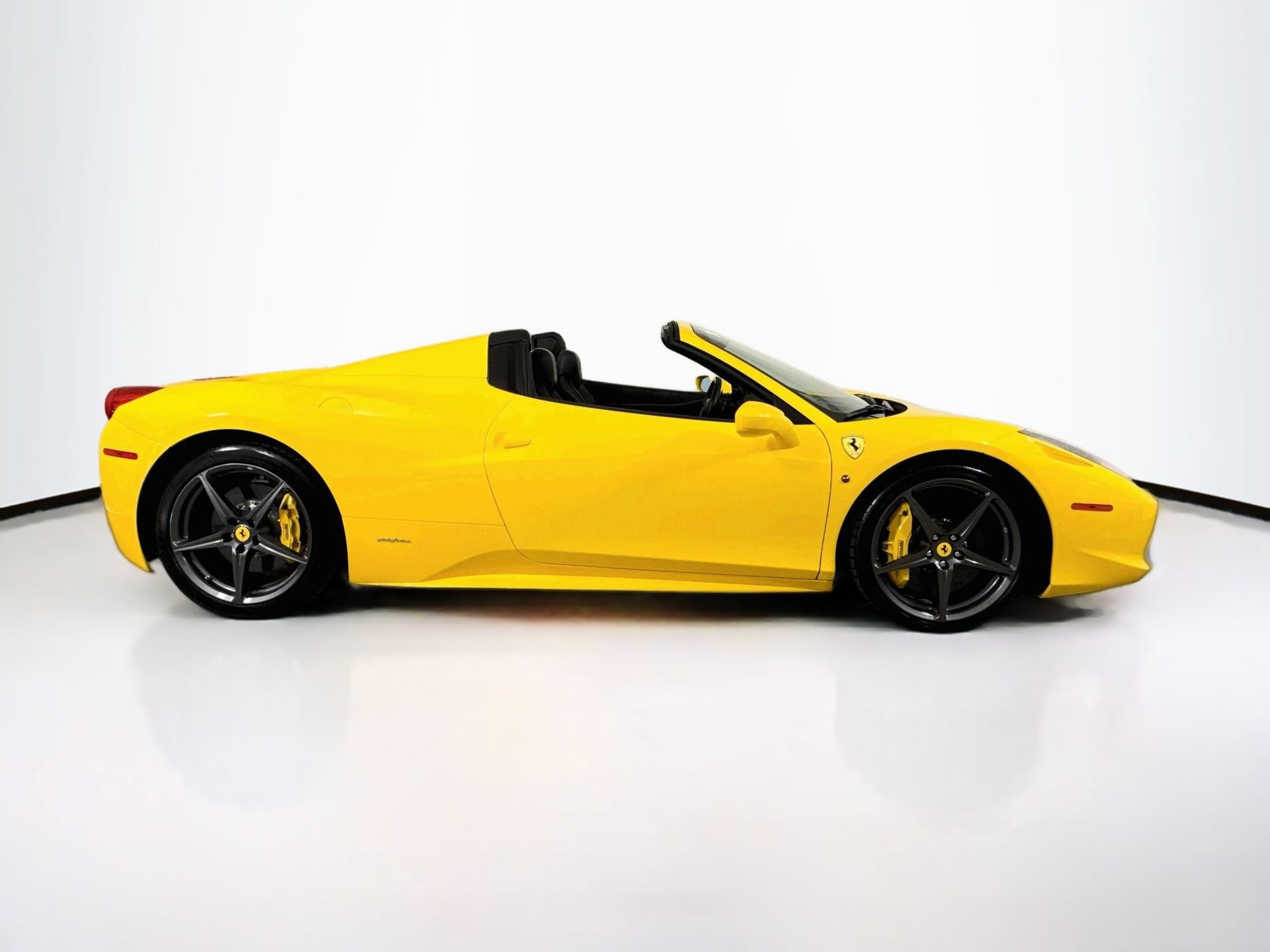 Certified 2015 Ferrari 458 Spider RWD image 8