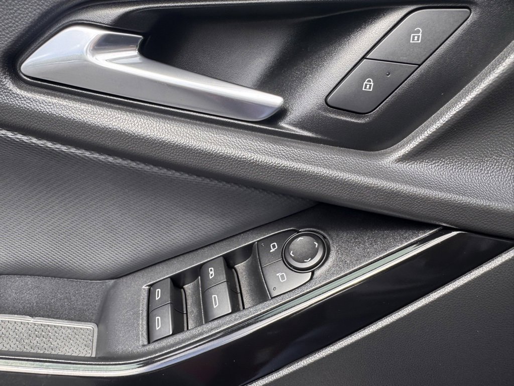Used 2025 Chevrolet Equinox LT image 10