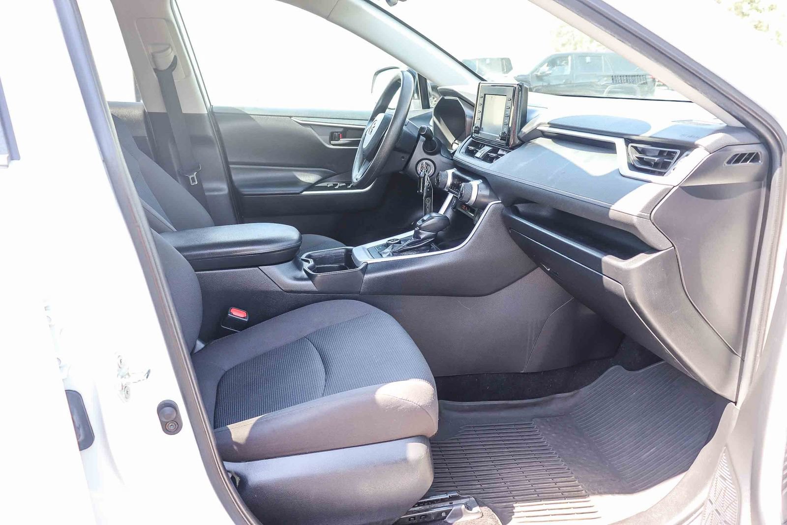 Certified 2020 Toyota RAV4 LE w/ All Weather Liner Package AWD/4WD image 20