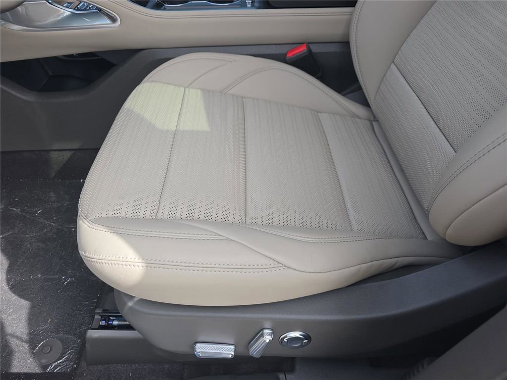 New 2025 Lincoln Nautilus Reserve image 17