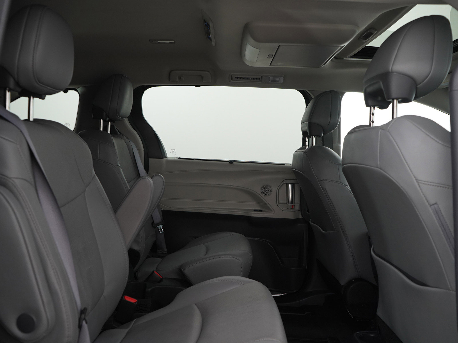 Used 2024 Toyota Sienna Limited AWD/4WD image 12