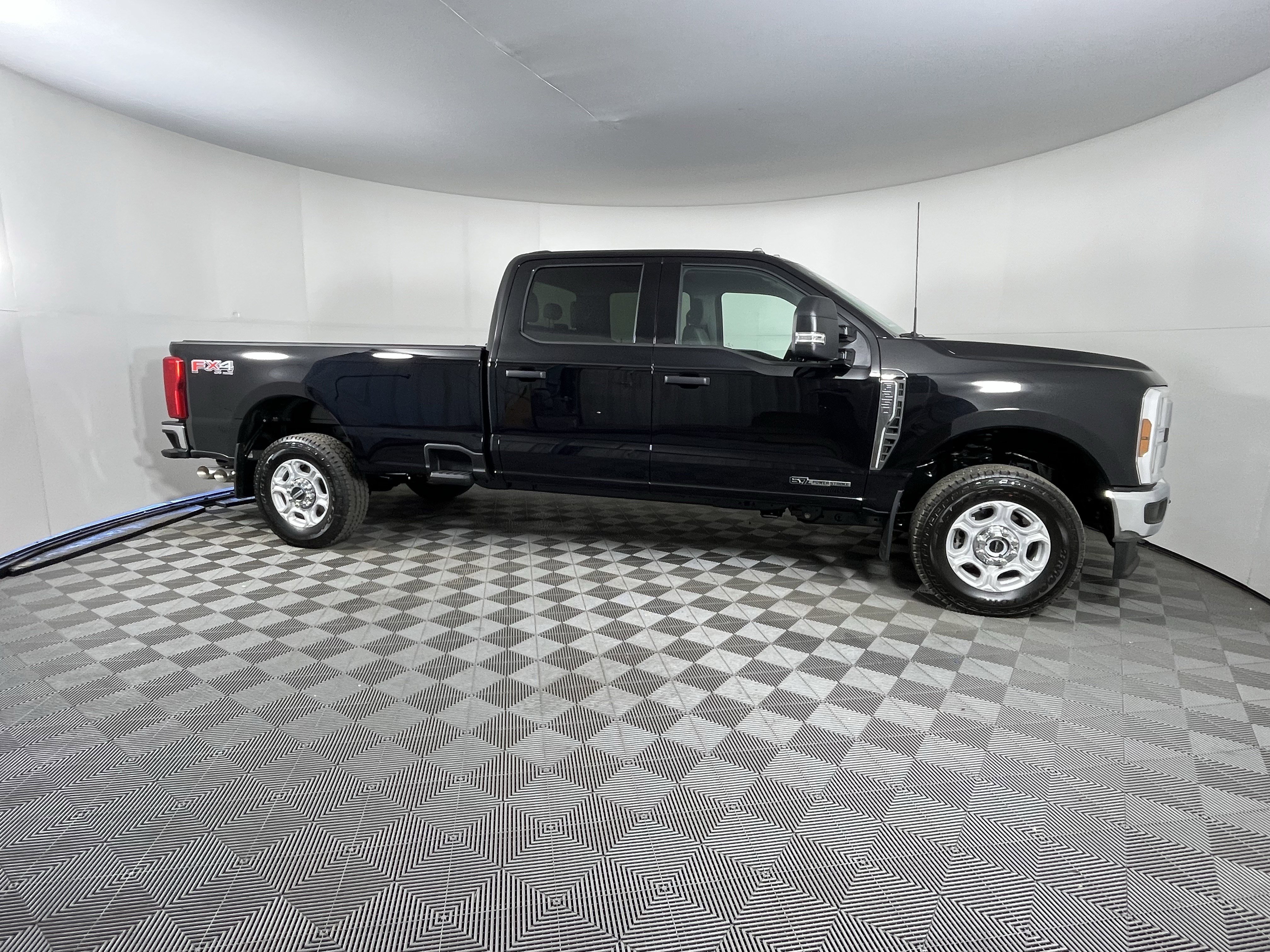Used 2026 Ford F250 XLT w/ FX4 Off-Road Package image 5