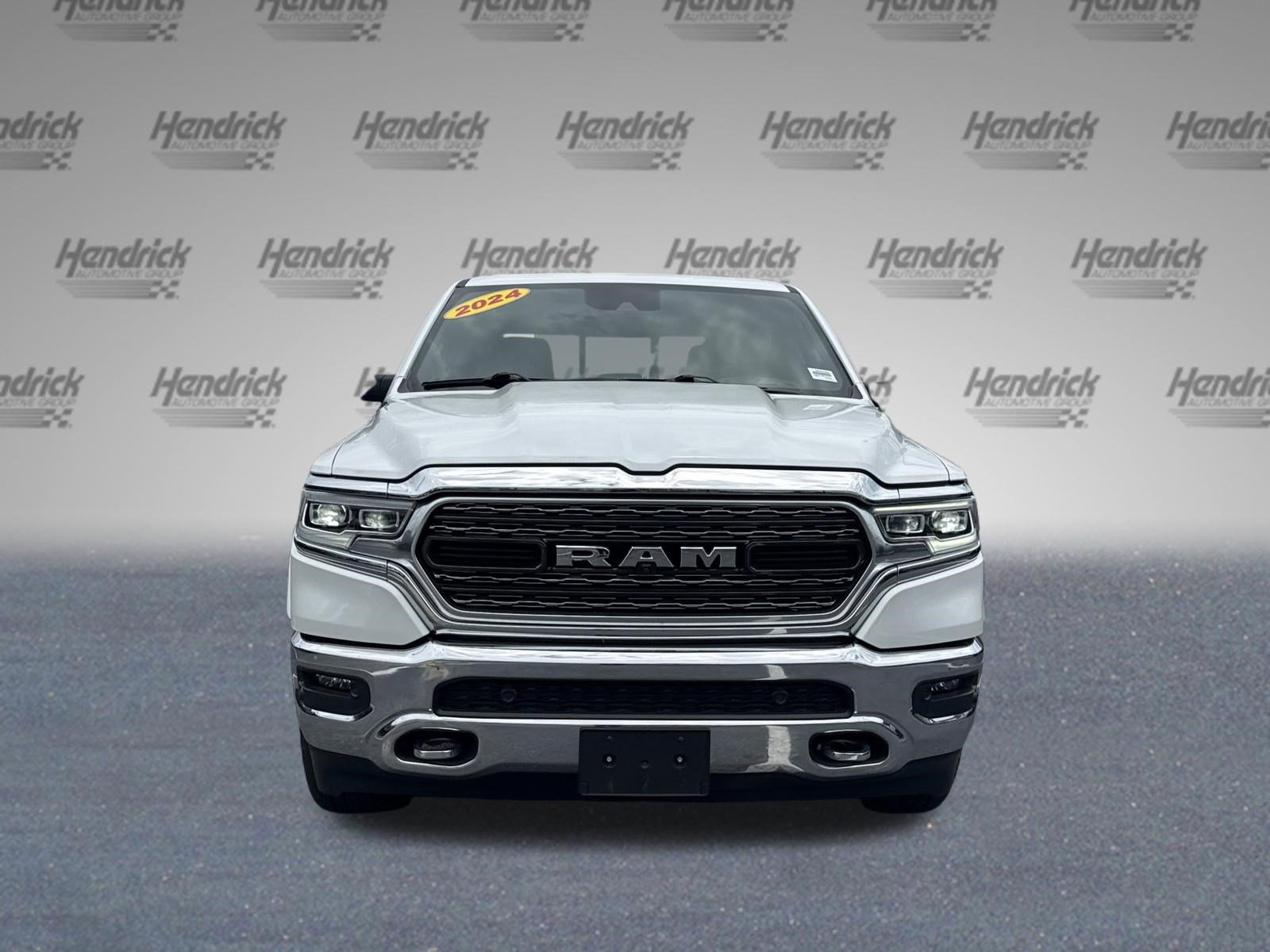 Used 2024 RAM 1500 Limited AWD/4WD image 3