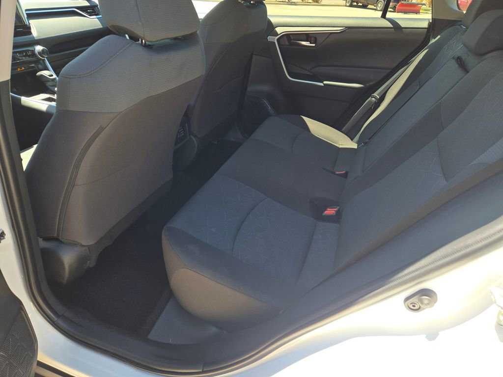 Used 2024 Toyota RAV4 XLE FWD image 17