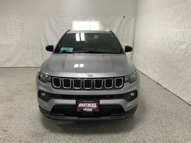 Used 2023 Jeep Compass Latitude image 9