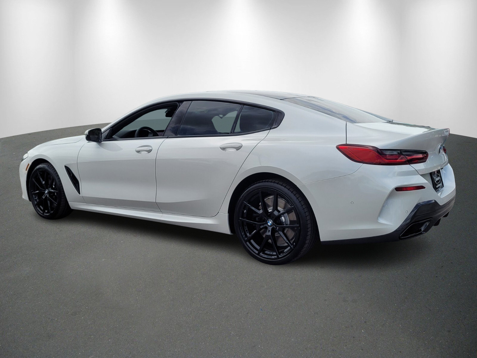 Used 2026 BMW 840i w/ M Sport Professional Package RWD image 5